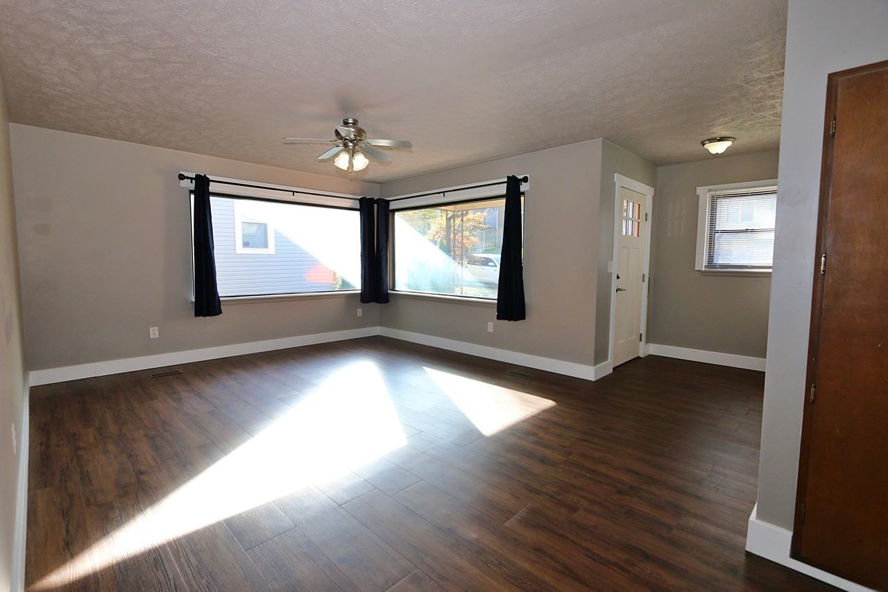 1025 N 50th Ave #NA - Photo 3 of 25
