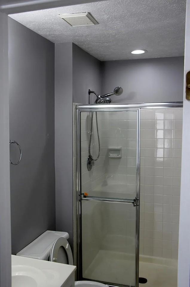 445 Woodhill Dr - Photo 2 of 10