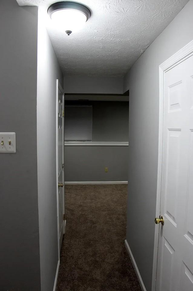 445 Woodhill Dr - Photo 3 of 10