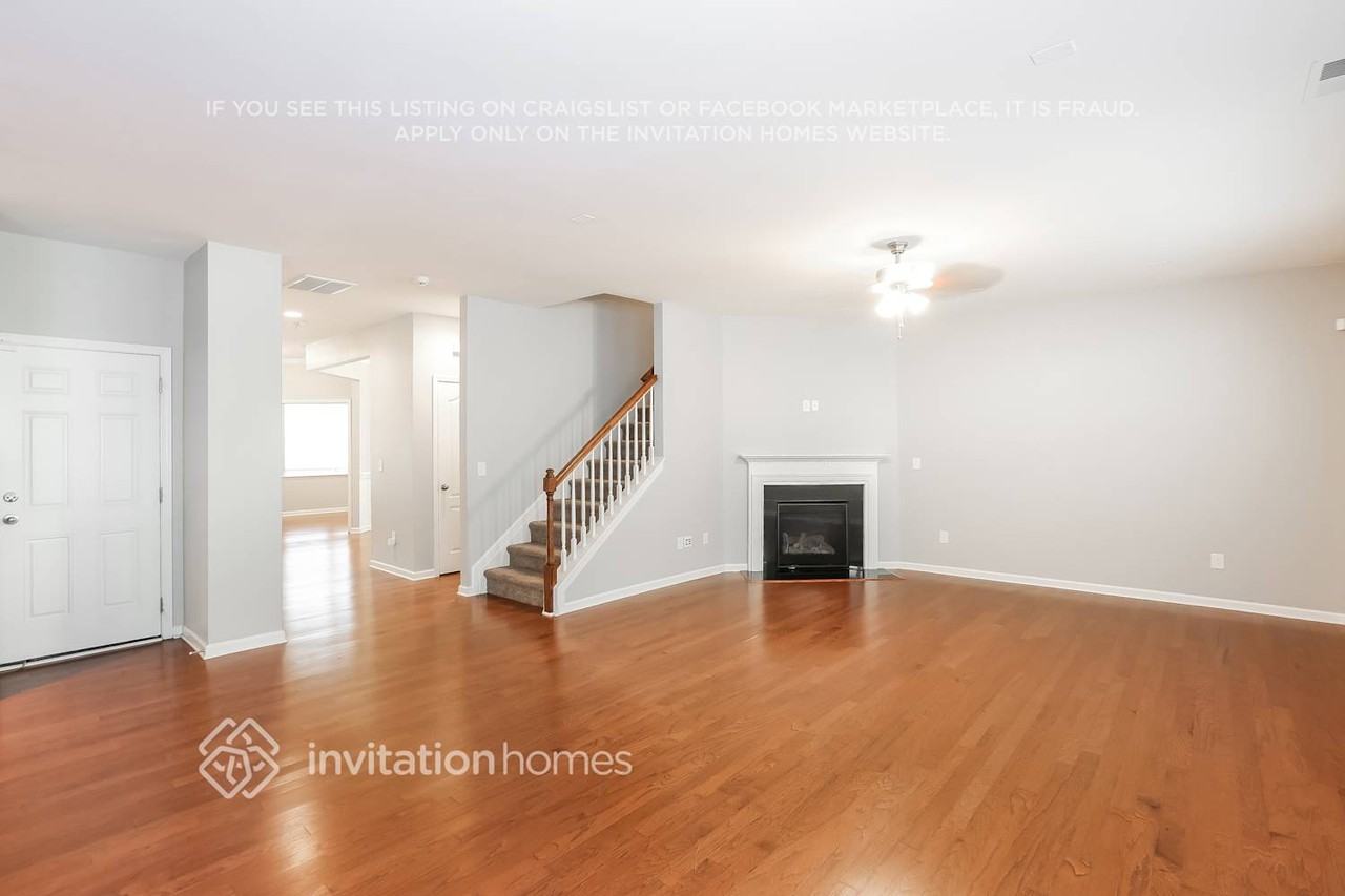 10695 Sapphire Trl - Photo 5 of 17