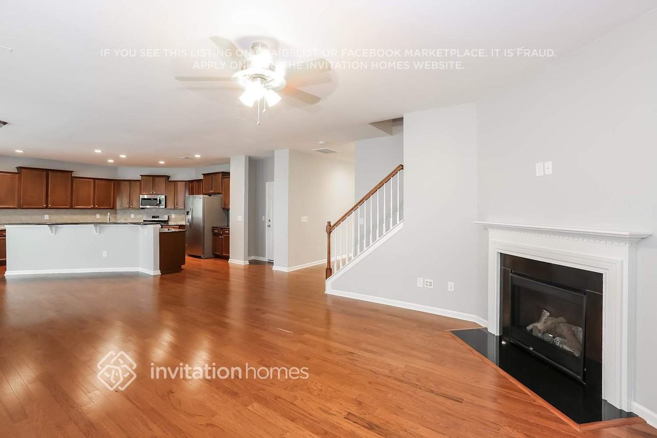 10695 Sapphire Trl - Photo 6 of 17