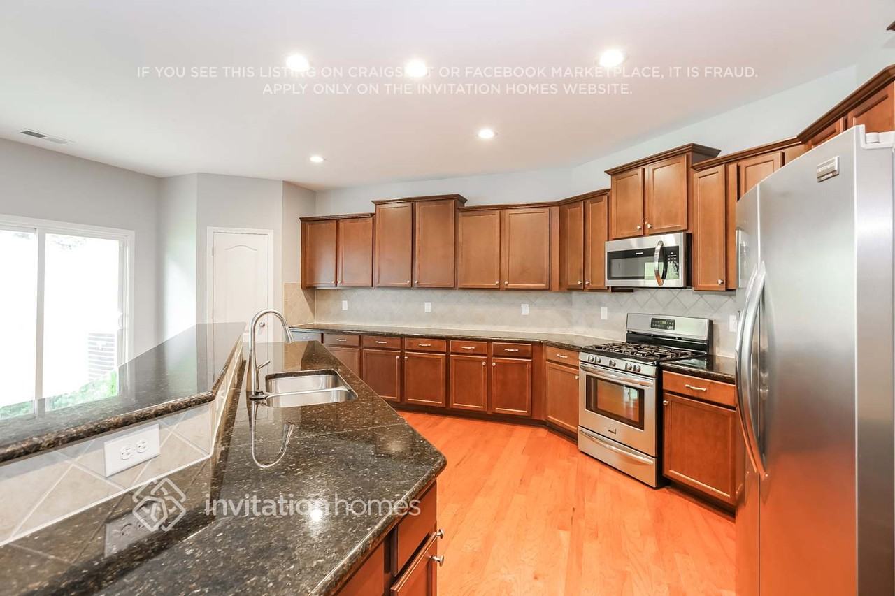 10695 Sapphire Trl - Photo 7 of 17