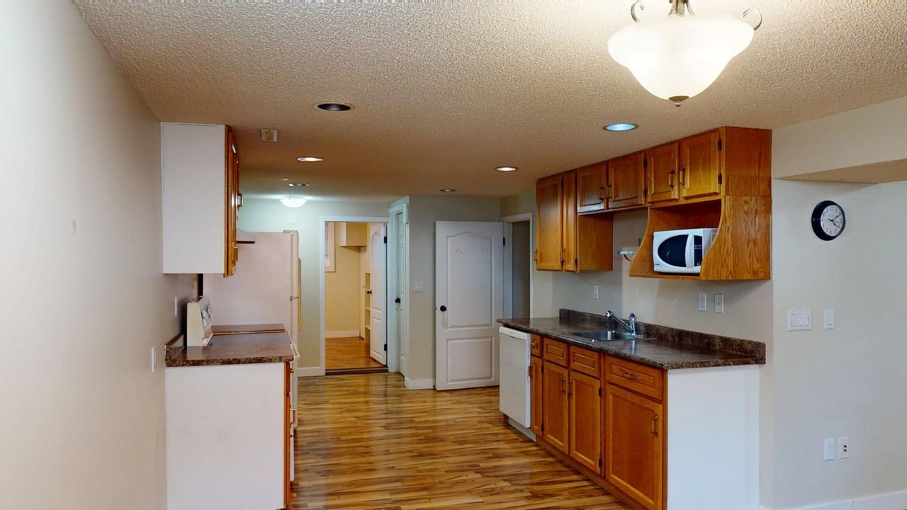 2525B 35 Street Southeast - Photo 2 of 13