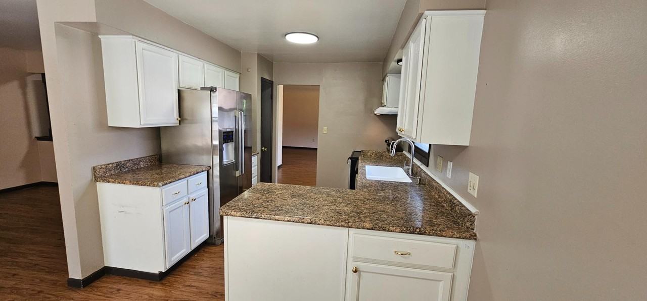 16515 Dane Ct E - Photo 7 of 12