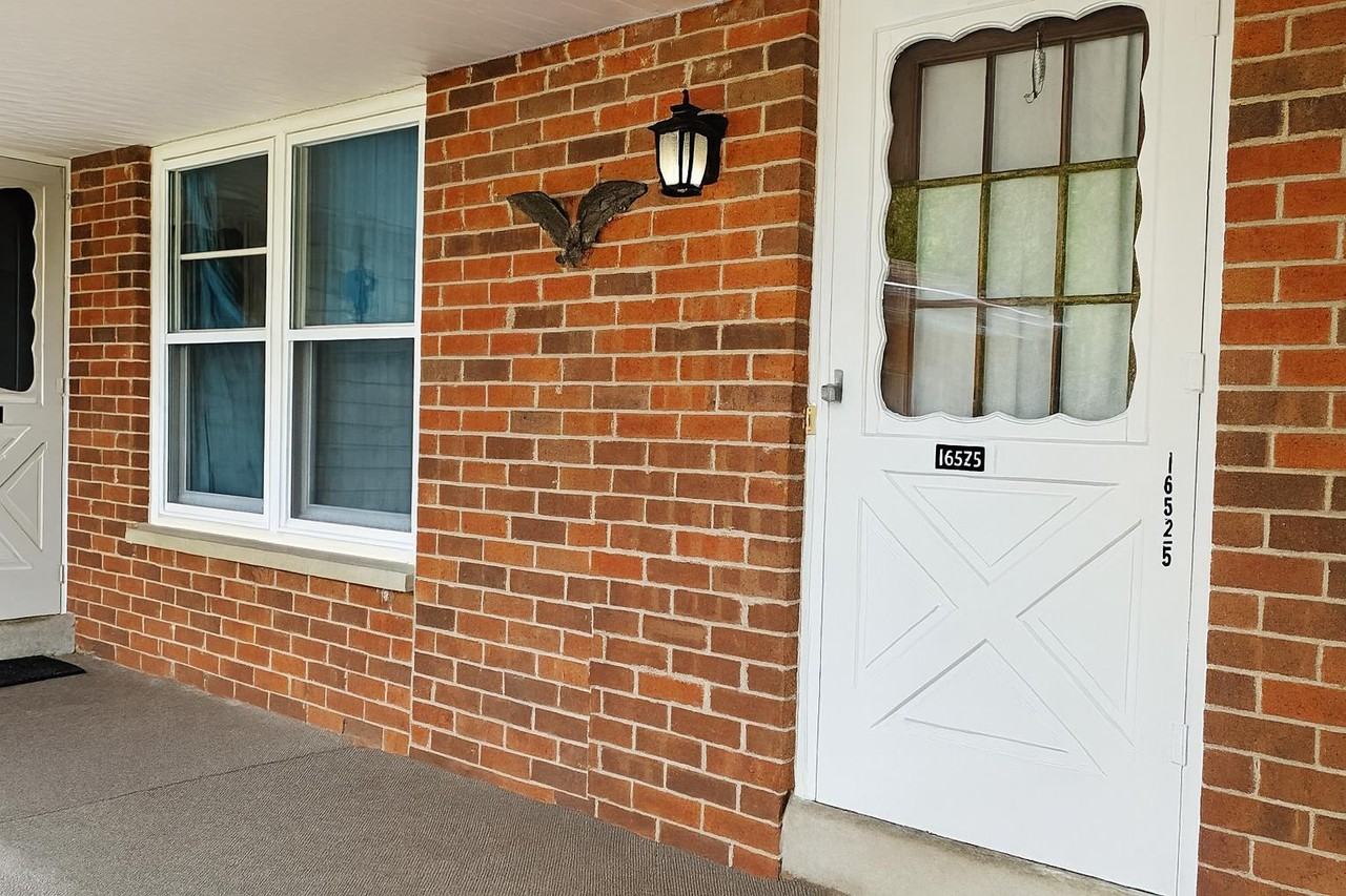 16525 Dane Ct E - Photo 2 of 13