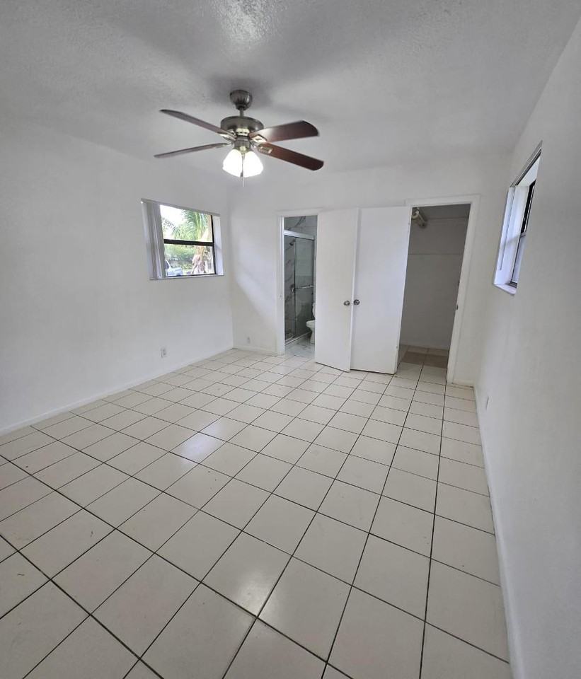 1905 SW 11th St, , FL - Photo 3 of 10