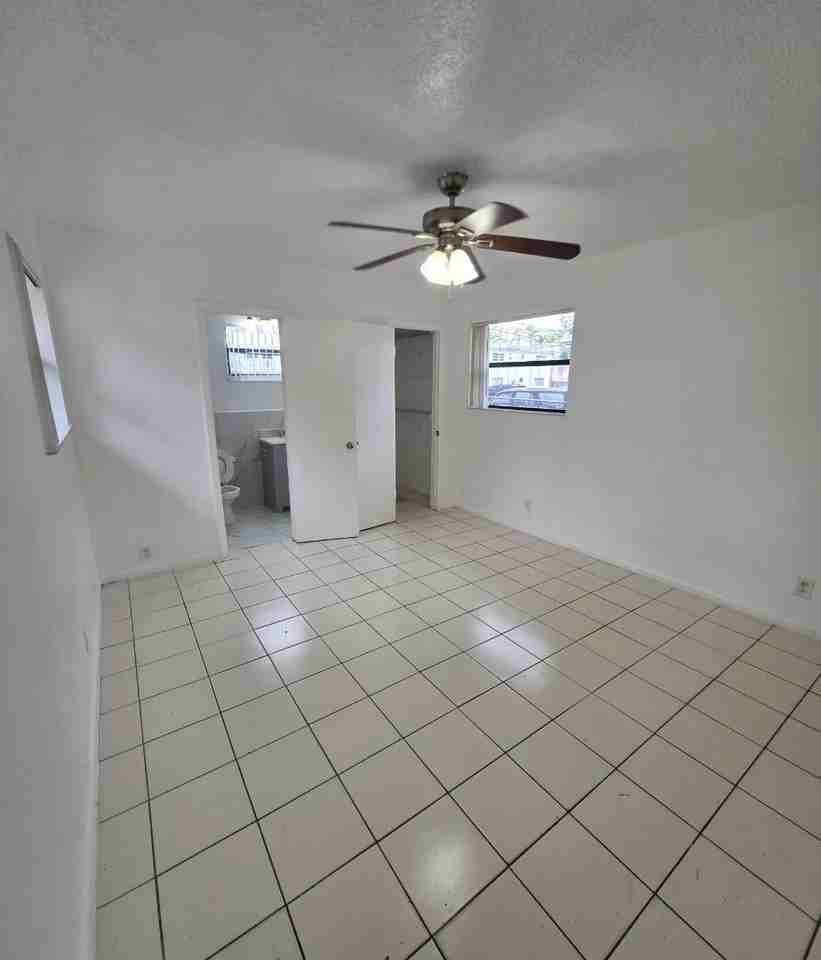 1905 SW 11th St, , FL - Photo 4 of 10