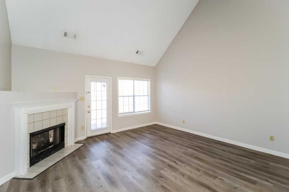 8692 Overcup Oaks Dr - Photo 6 of 17