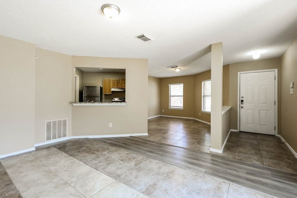 10736 Juniper Pass - Photo 4 of 17