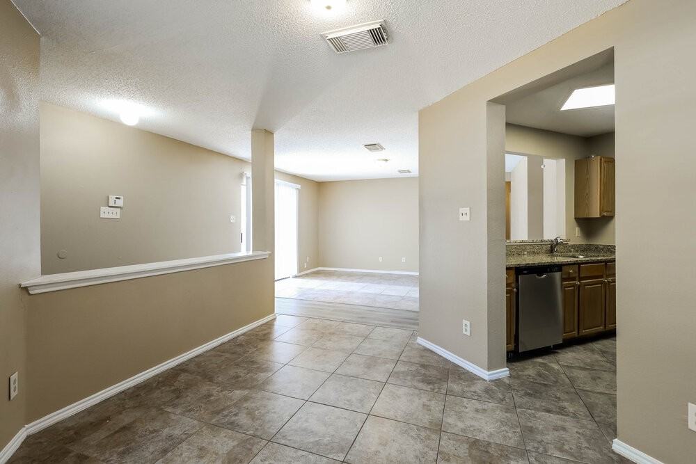 10736 Juniper Pass - Photo 7 of 17
