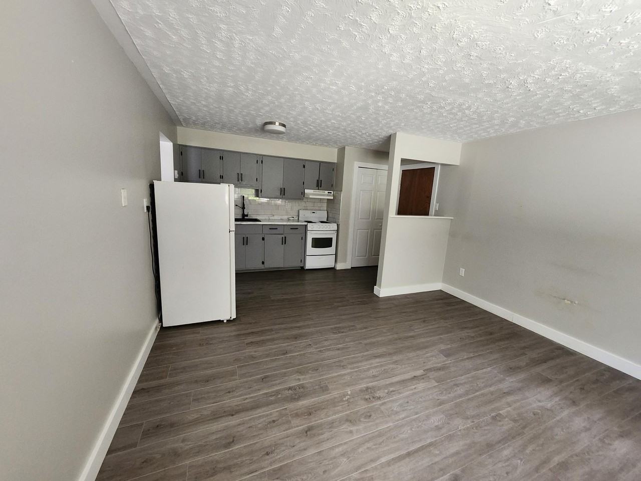 33 Dobbin St #4 - Photo 3 of 8