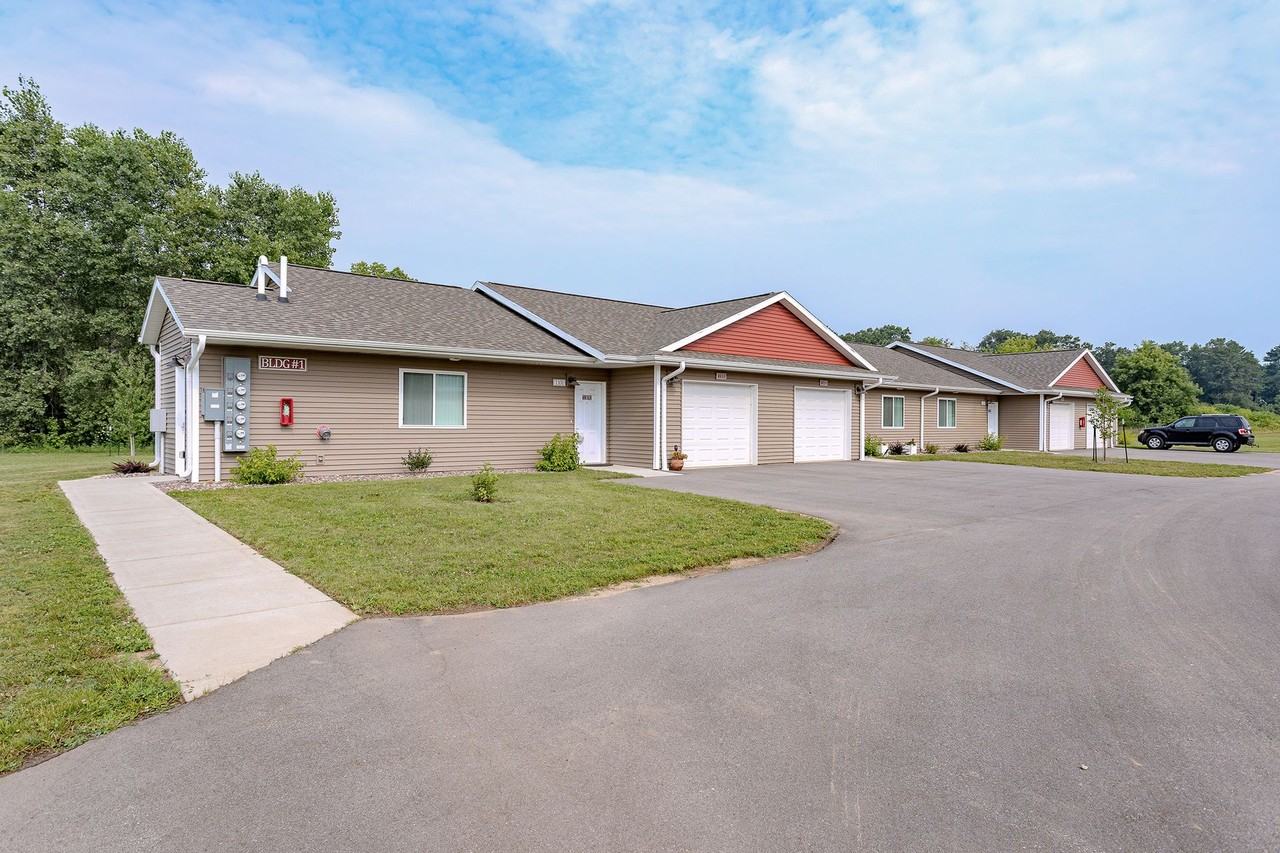 N6695 Riverview Dr - Photo 5 of 26