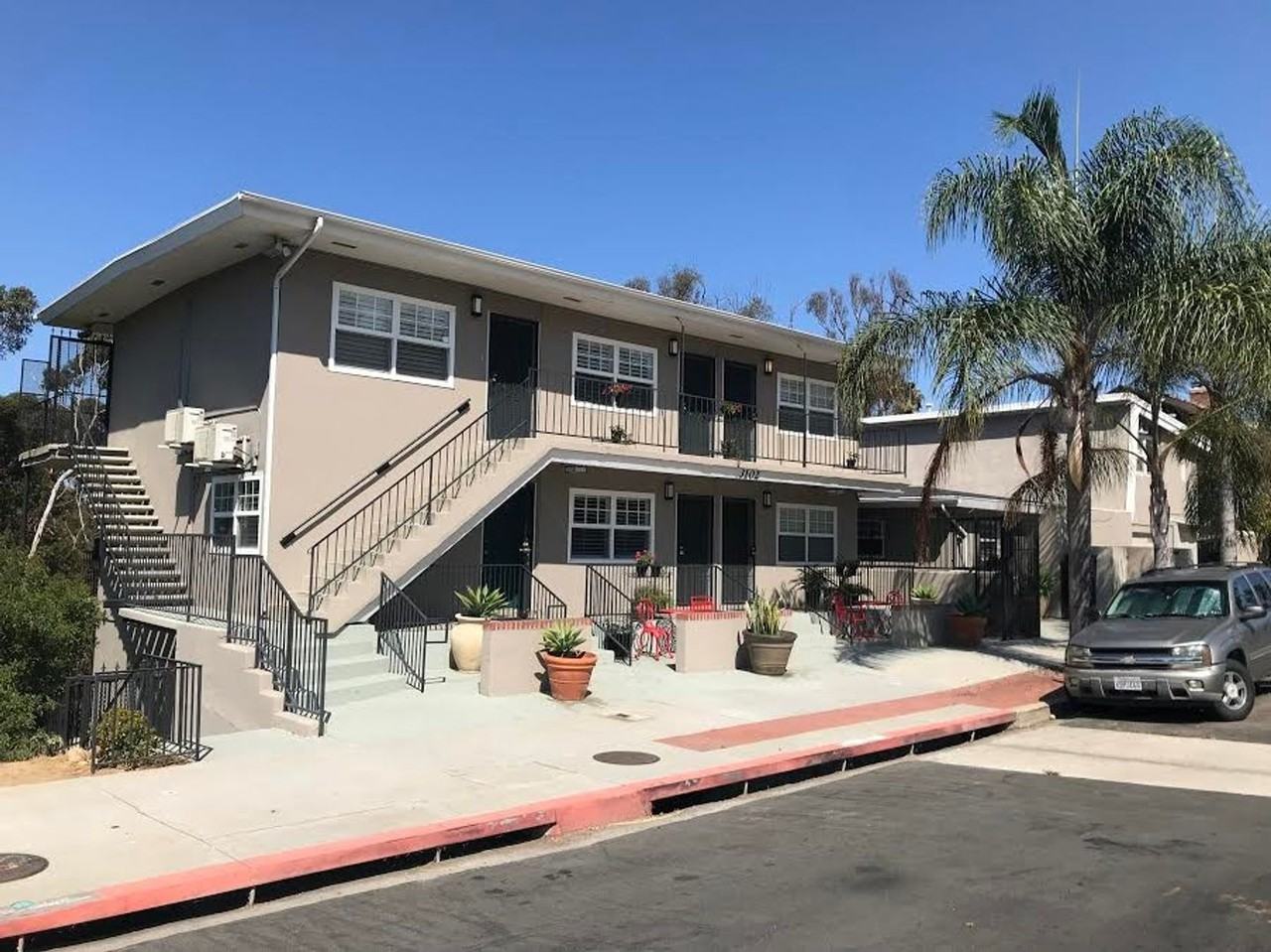 3102 - Photo 2 of 33