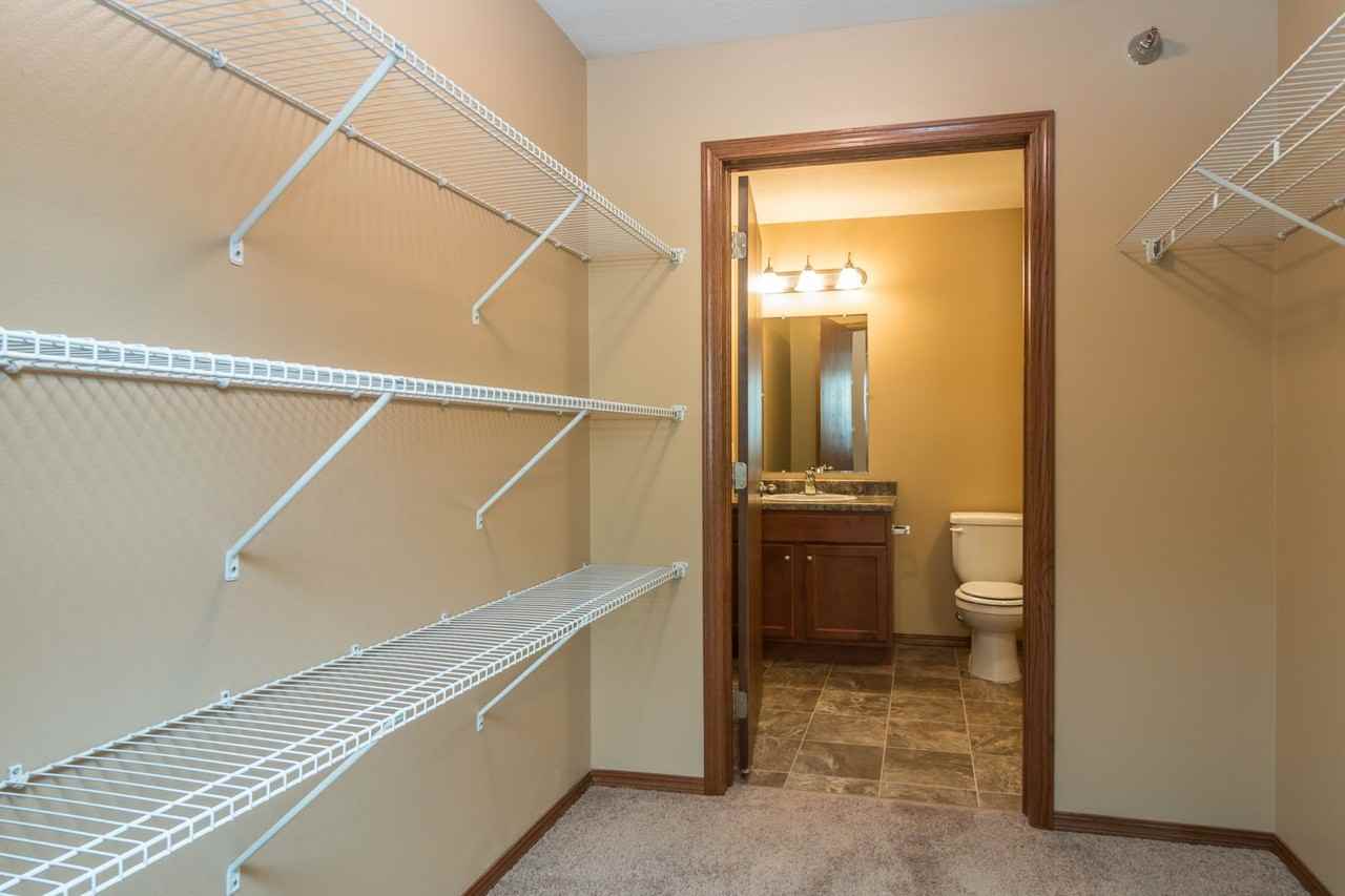 Willow Creek Townhomes and Apartments - Photo 7 of 35