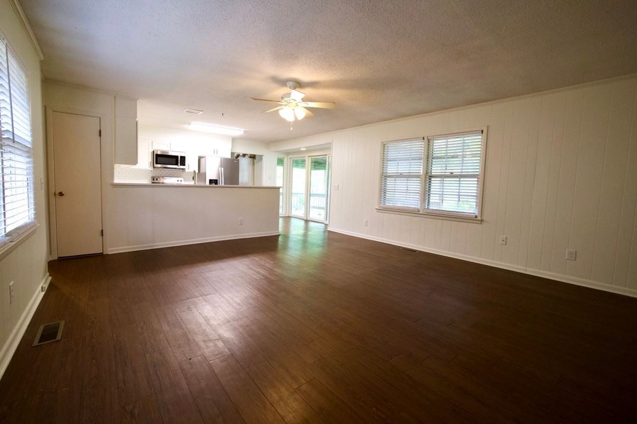 1030 Cumberland Dr - Photo 5 of 18