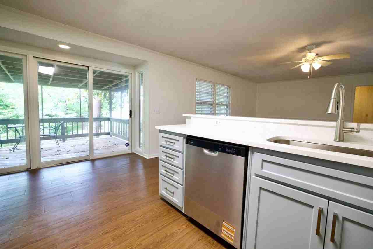 1030 Cumberland Dr - Photo 7 of 18