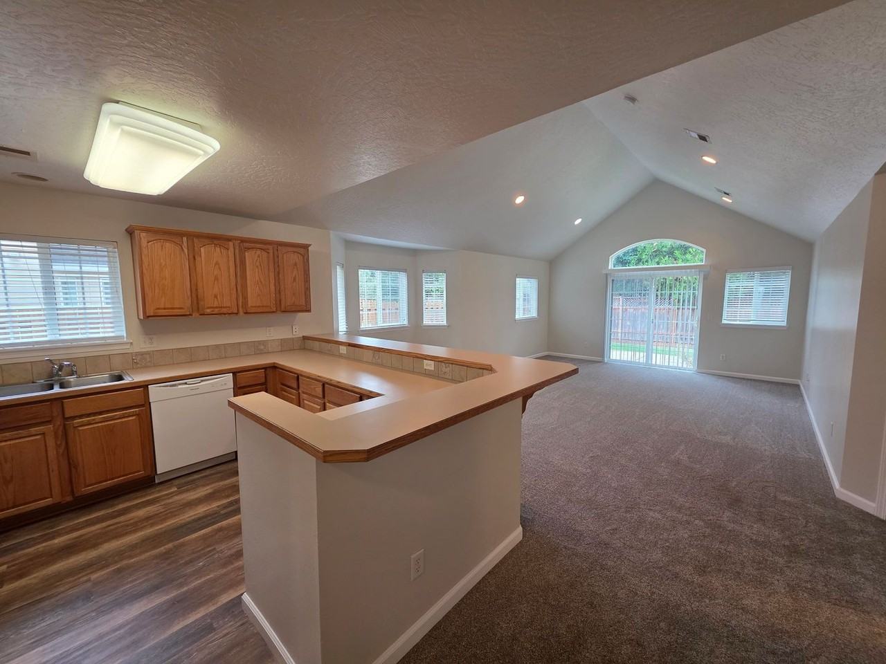 2940 Matt Dr - Photo 3 of 22