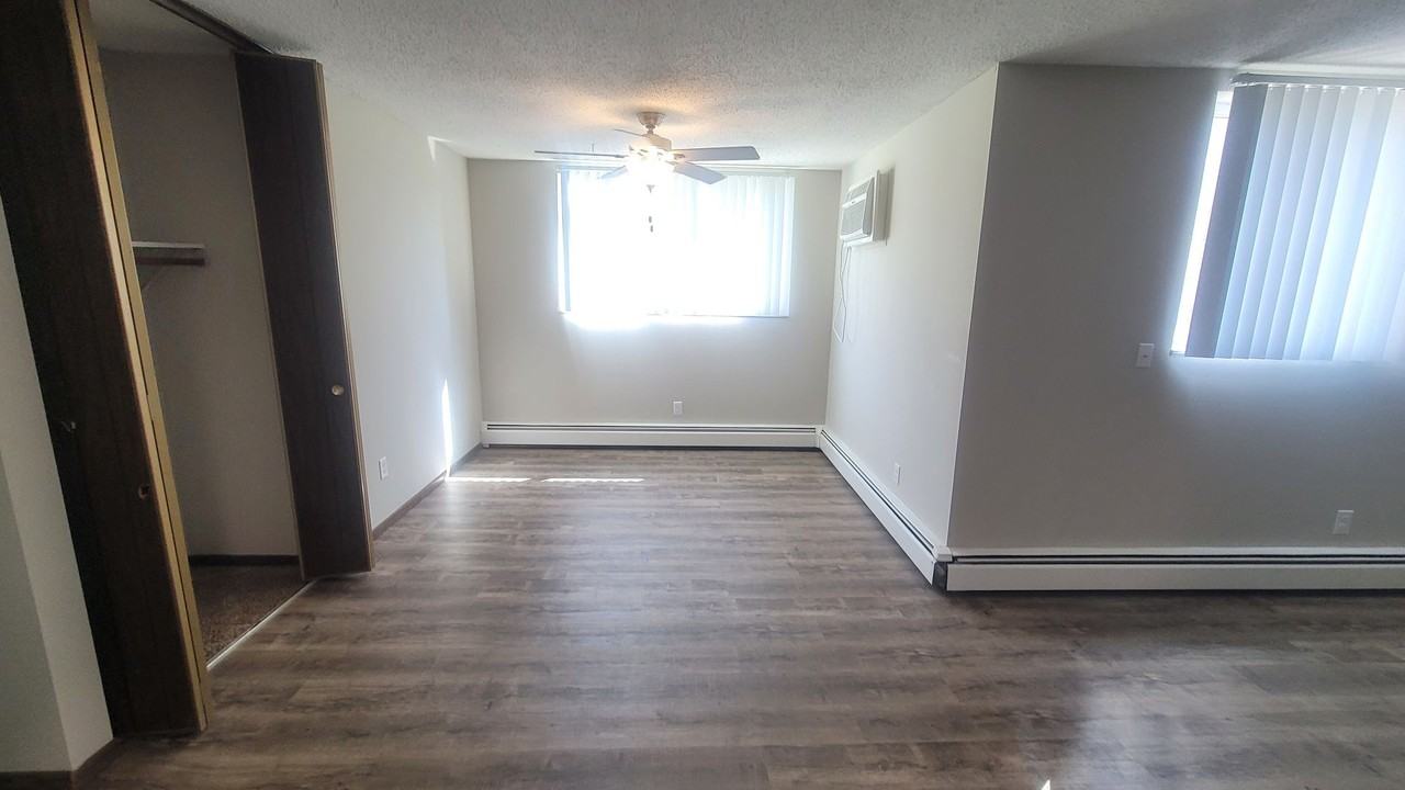 River Walk Apartments of Delano - Photo 2 of 15
