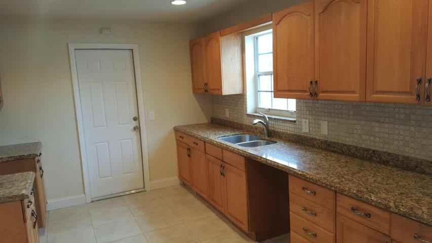 7295 Oakmont Drive - Photo 2 of 5