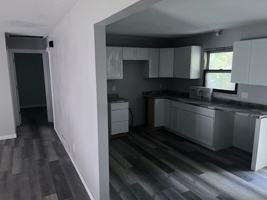 featured image of 605 E Maple St