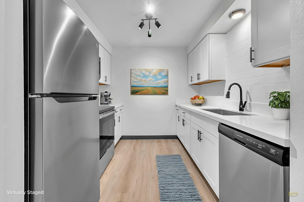 1800 1800 SW Sheridan Road - B-105 #B105 - Photo 3 of 49