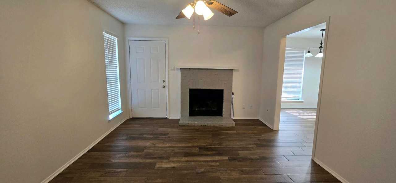 Clearwood Dr - Photo 3 of 23