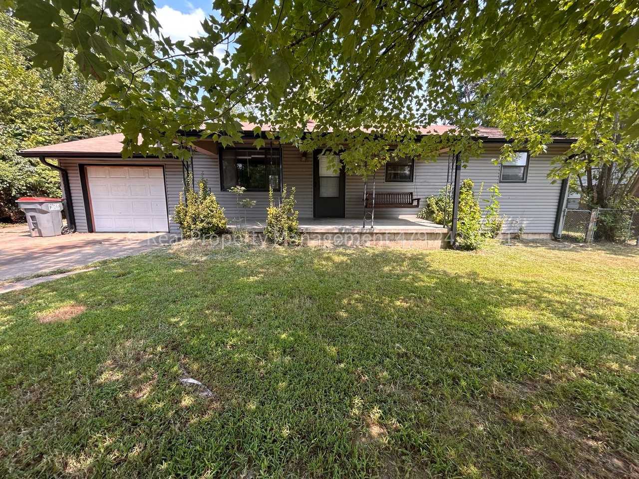 526 E El Paso St - Photo 2 of 22