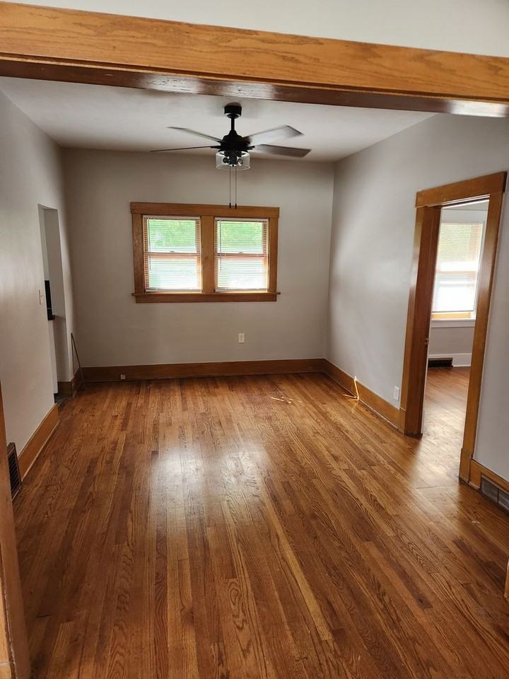 628 N 47th St - Photo 3 of 22