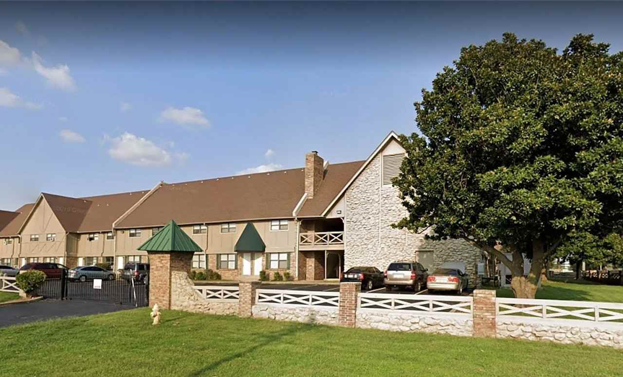 Avery Park & Square Apartments - Photo 2 of 15