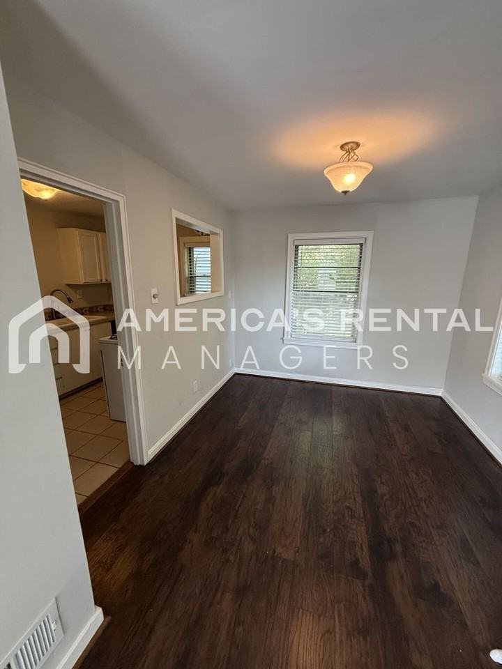 1710 Valley Ave - Photo 2 of 9