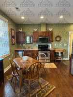 featured image of 1006 E 2nd St