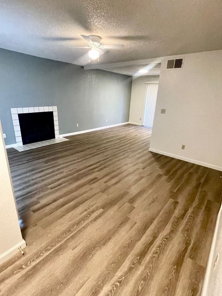 Sunridge Townhomes - Photo 4 of 19