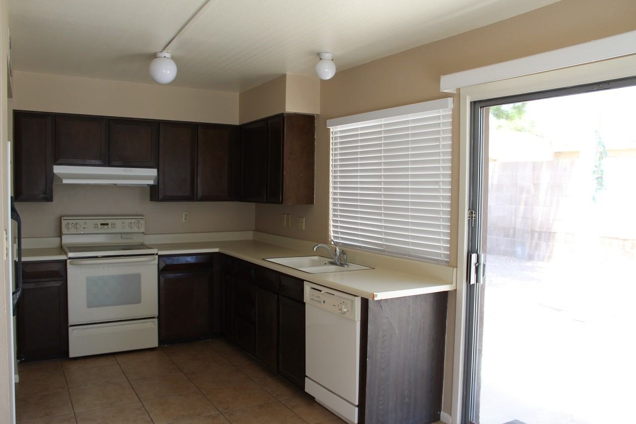 2333 N 87th Way - Photo 3 of 16