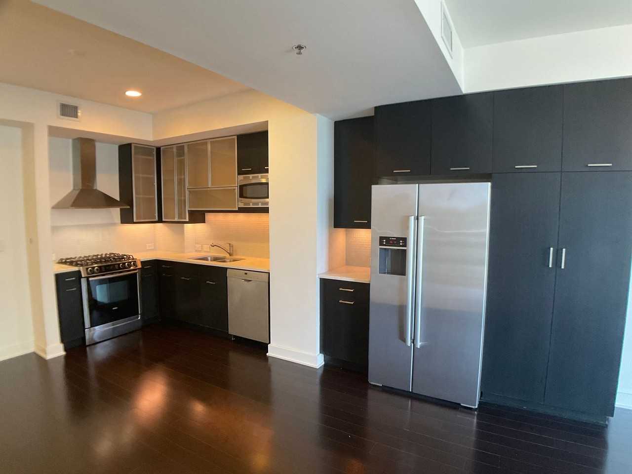601 W Rosemary St #414 - Photo 3 of 32