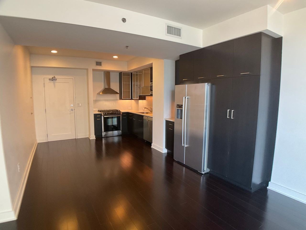 601 W Rosemary St #414 - Photo 6 of 32