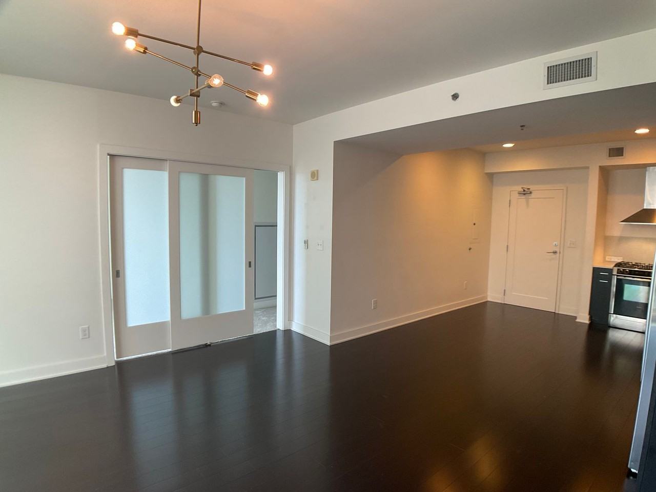 601 W Rosemary St #414 - Photo 7 of 32