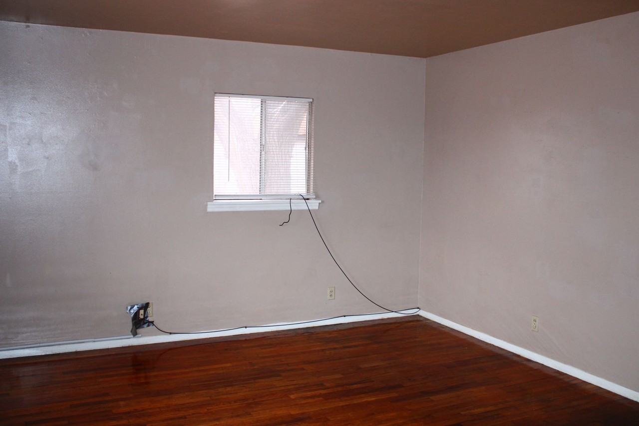 500 9th Avenue - Photo 3 of 12