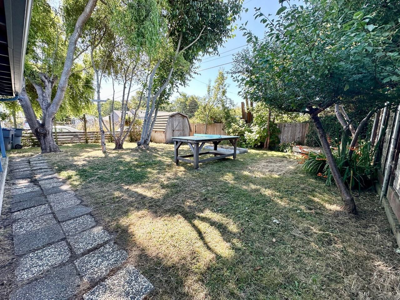 1465 R St - Photo 4 of 19