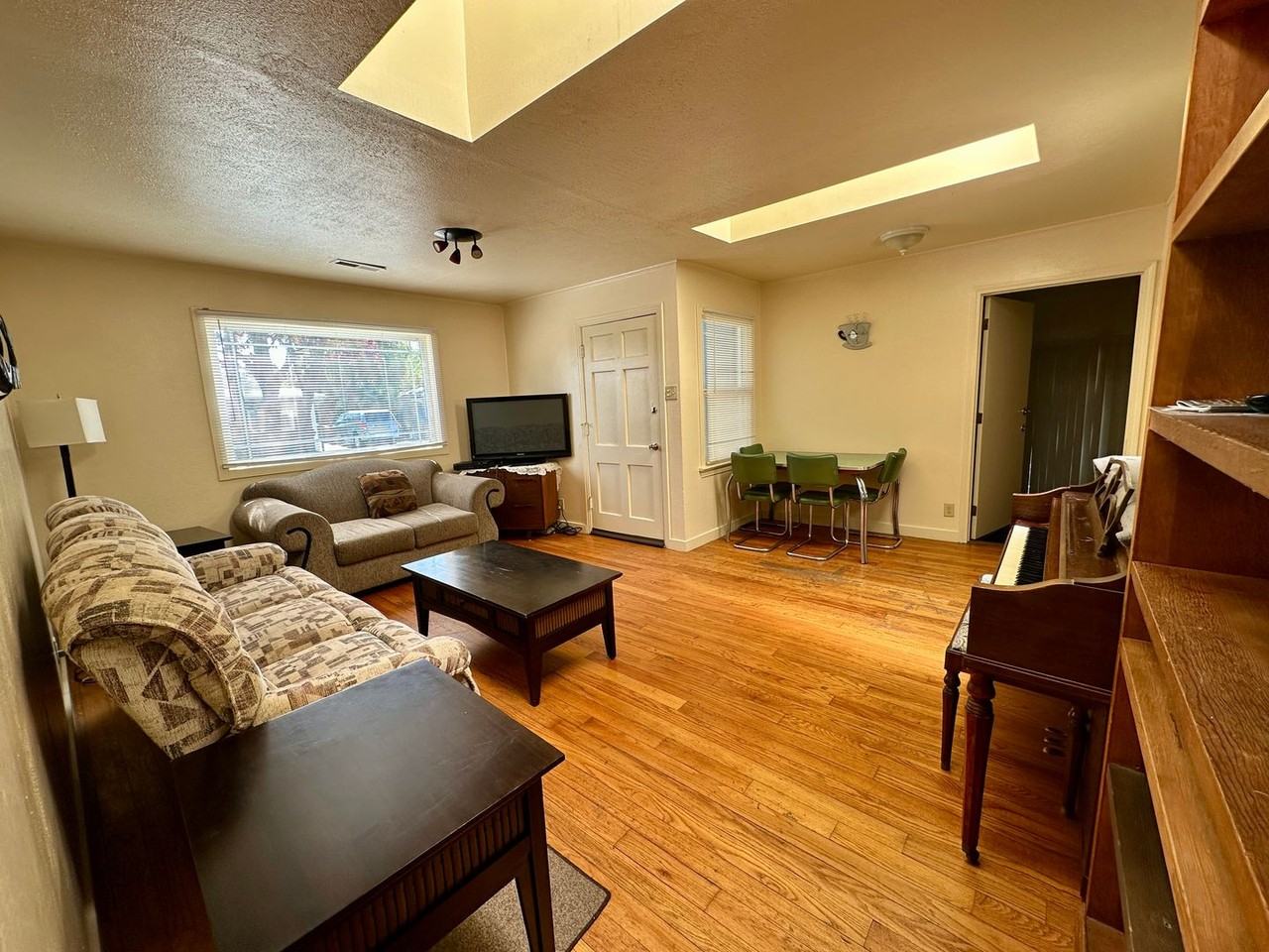 1465 R St - Photo 7 of 19