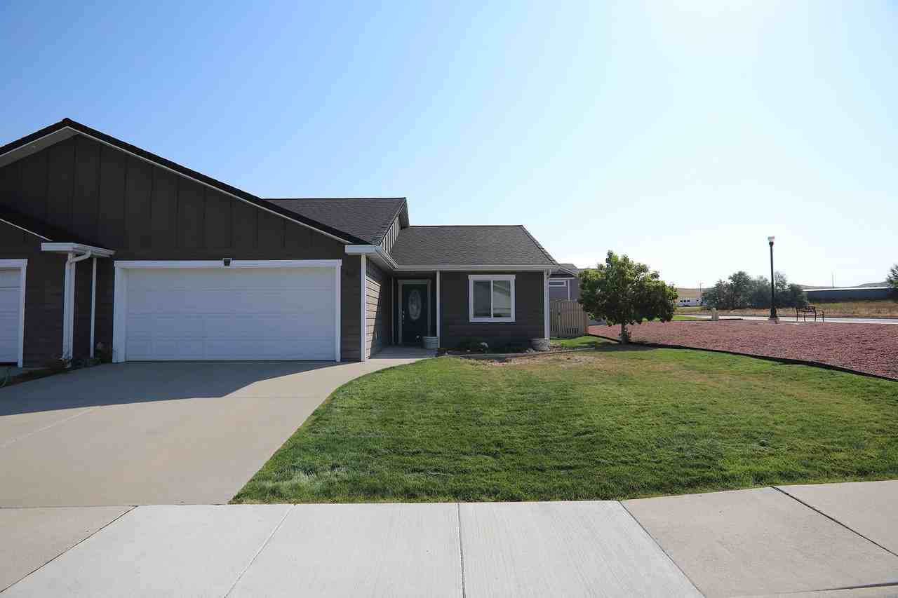 810 Pinyon Pl - Photo 2 of 25