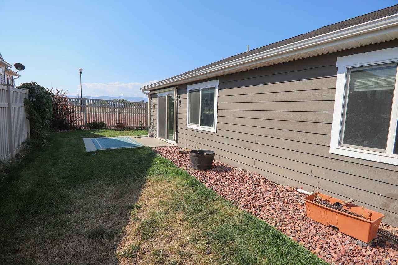 810 Pinyon Pl - Photo 3 of 25