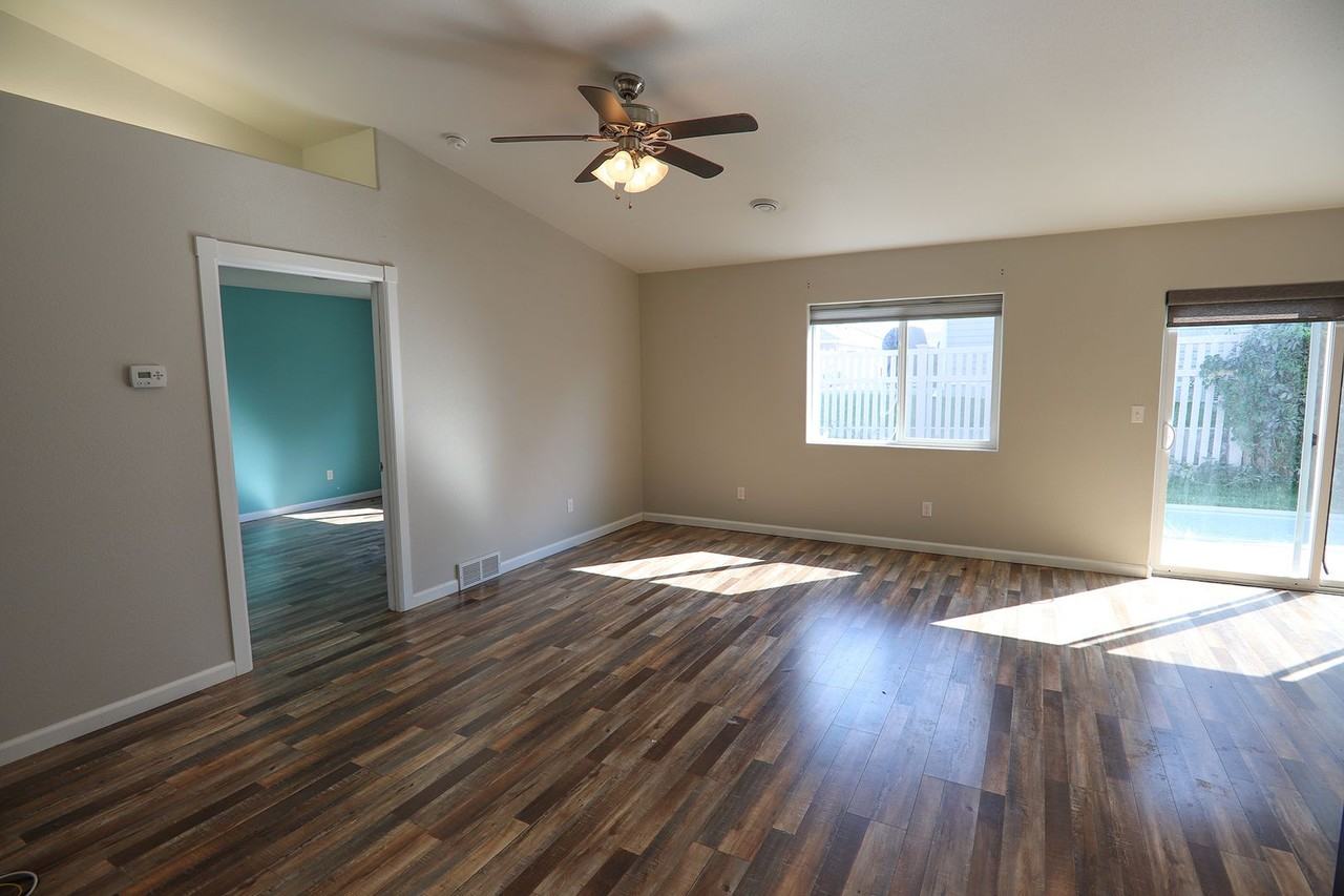 810 Pinyon Pl - Photo 7 of 25
