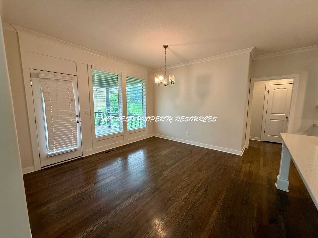 1108 Sw Heather Dr - Photo 4 of 23