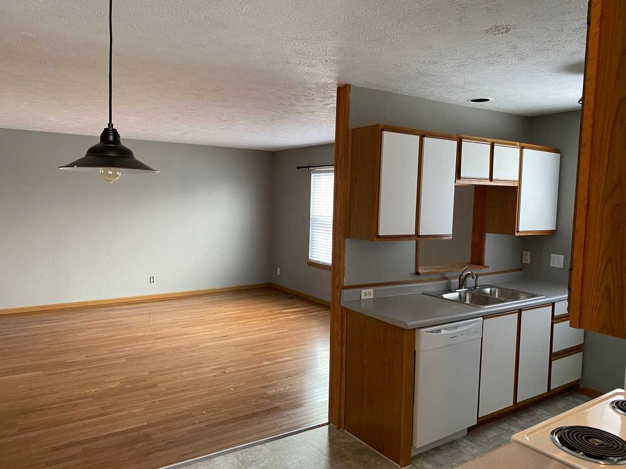 7518 N 285th Avenue Cir - Photo 2 of 10