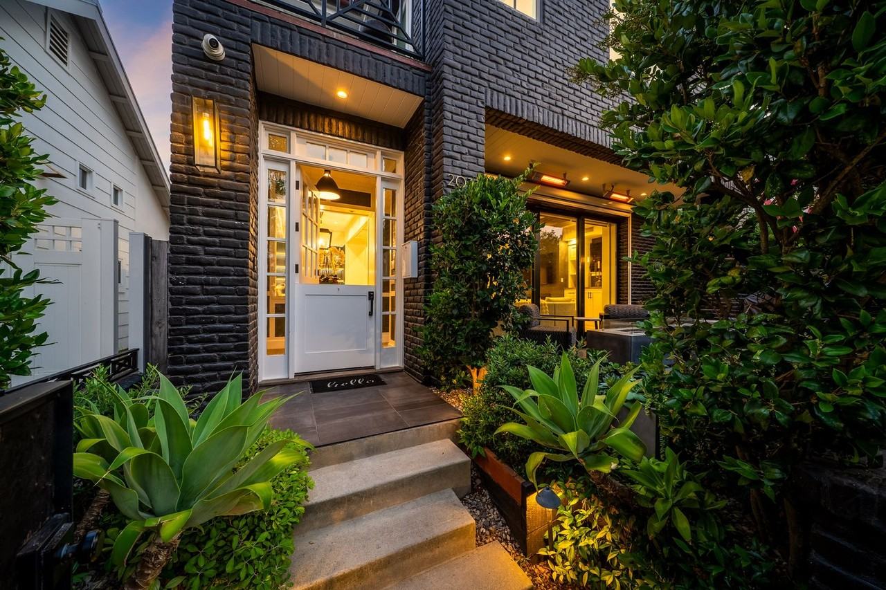 2037 E Ocean Blvd - Photo 6 of 50