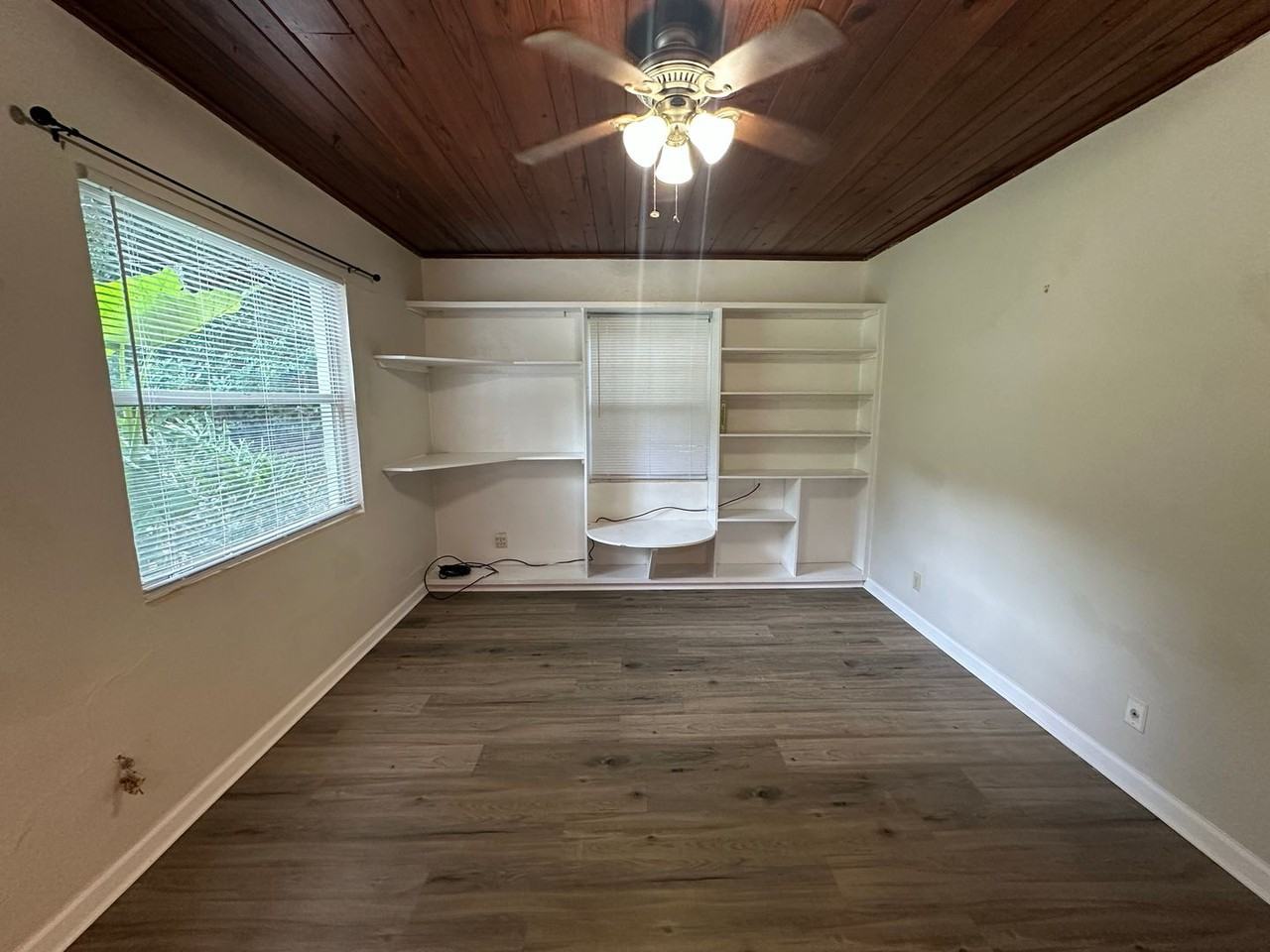 1411 Mccauley Rd - Photo 3 of 17