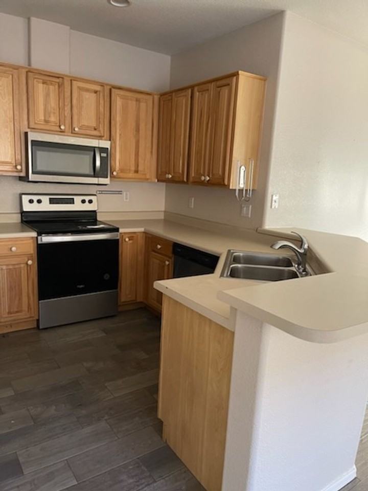 14199 W Clarendon Ave - Photo 3 of 20