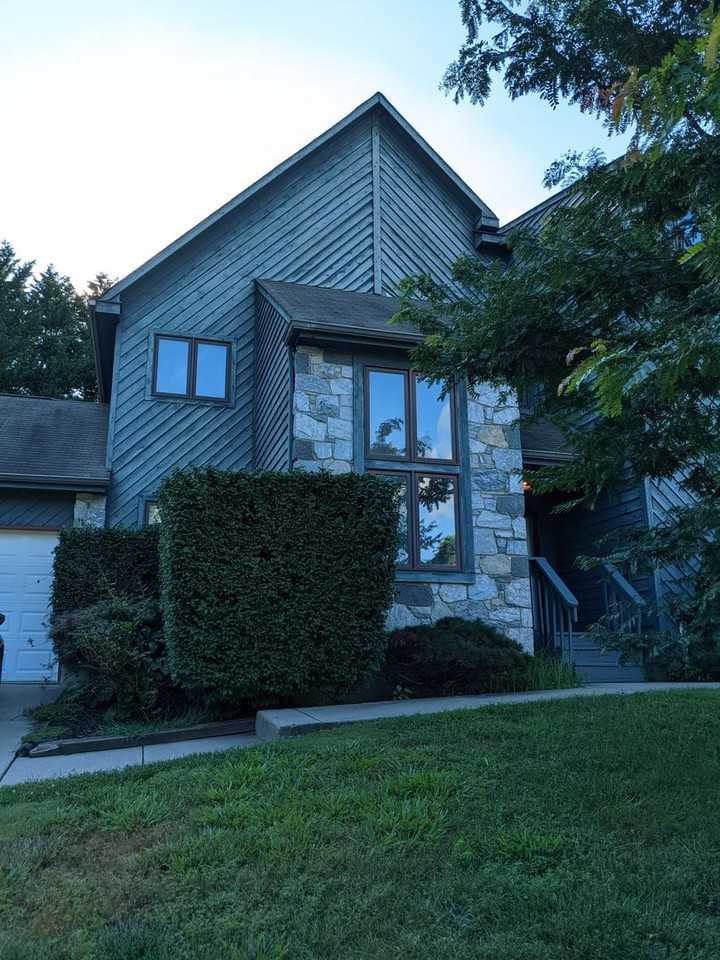 103 Foxfire Dr - Photo 3 of 37