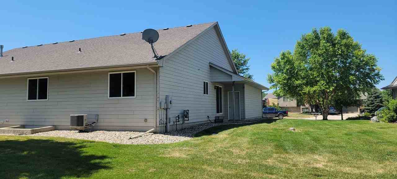 5102 South Baneberry Avenue - Photo 2 of 25