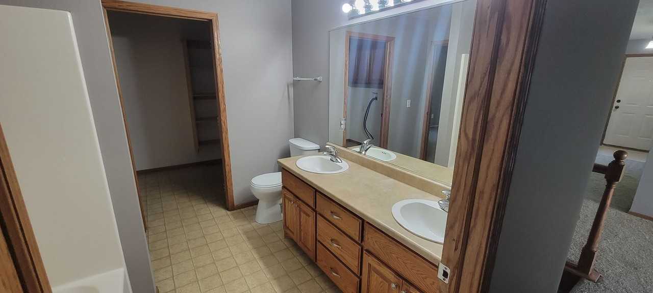 5006 S Baneberry Ave - Photo 6 of 24